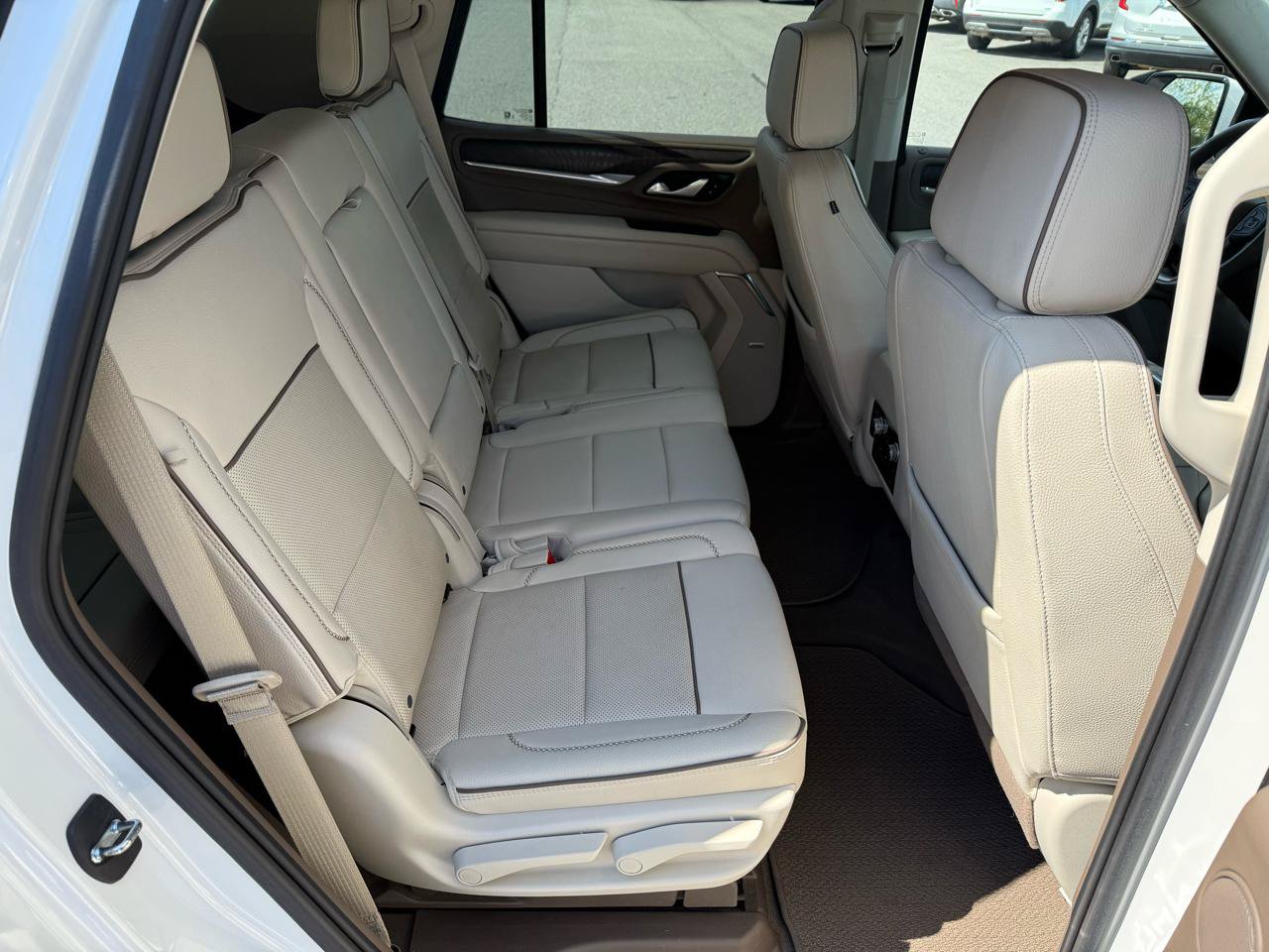 Used 2023 GMC Yukon Denali RWD image 24