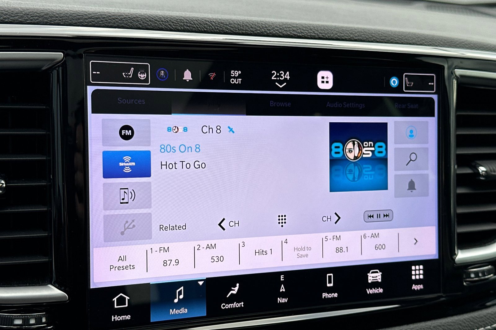 Used 2023 Chrysler Pacifica Limited w/ Uconnect Theater Family Group image 22