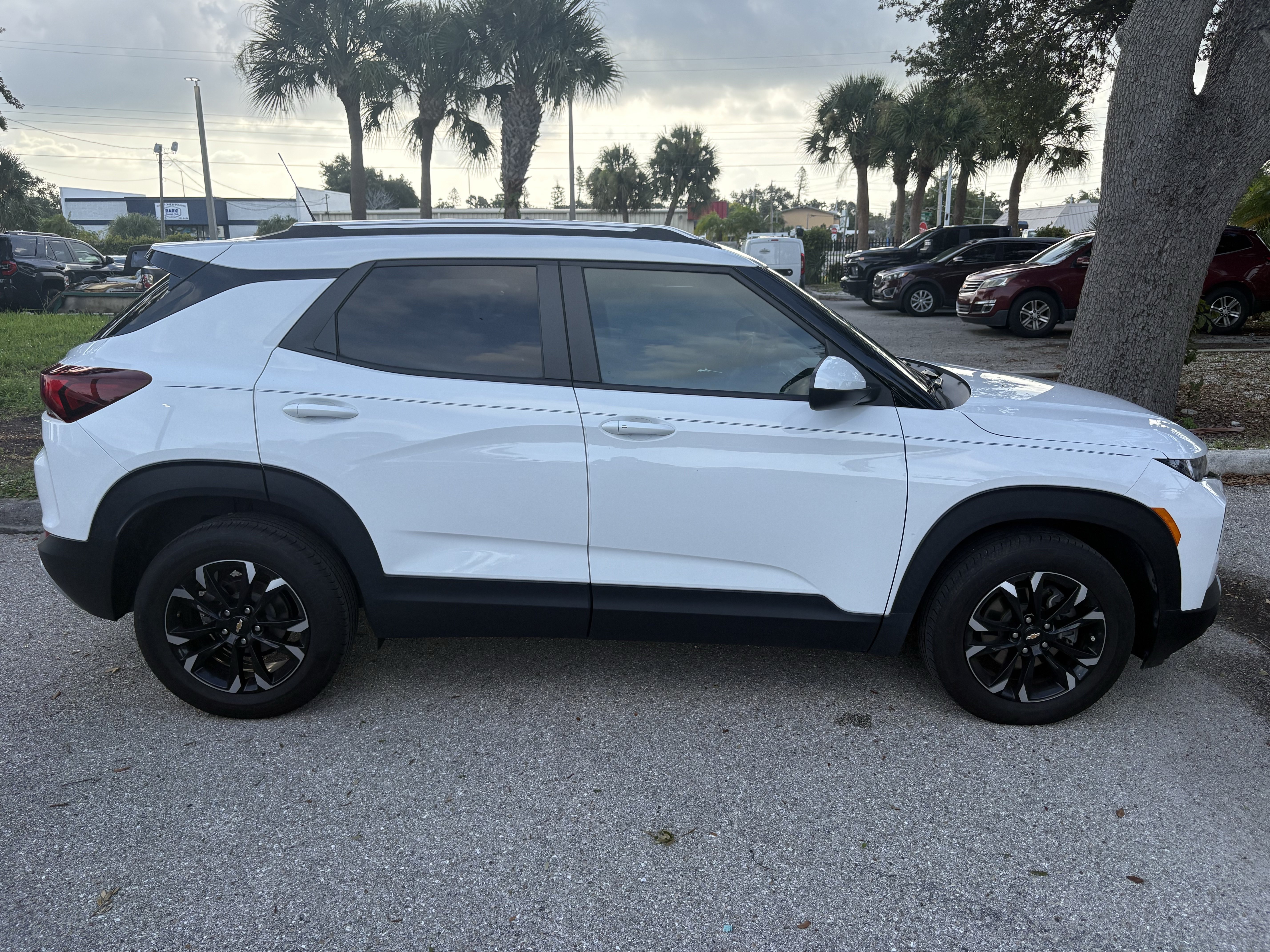 Certified 2023 Chevrolet TrailBlazer LT w/ Convenience Package FWD image 7