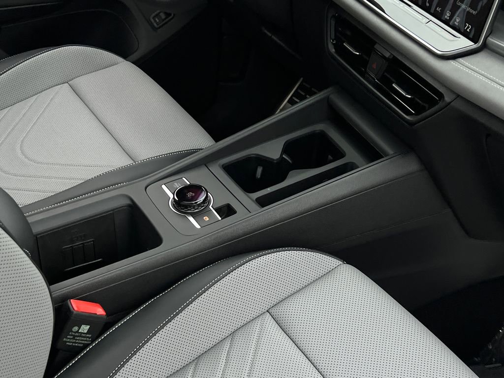 New 2026 Volkswagen Tiguan SE R-Line image 11