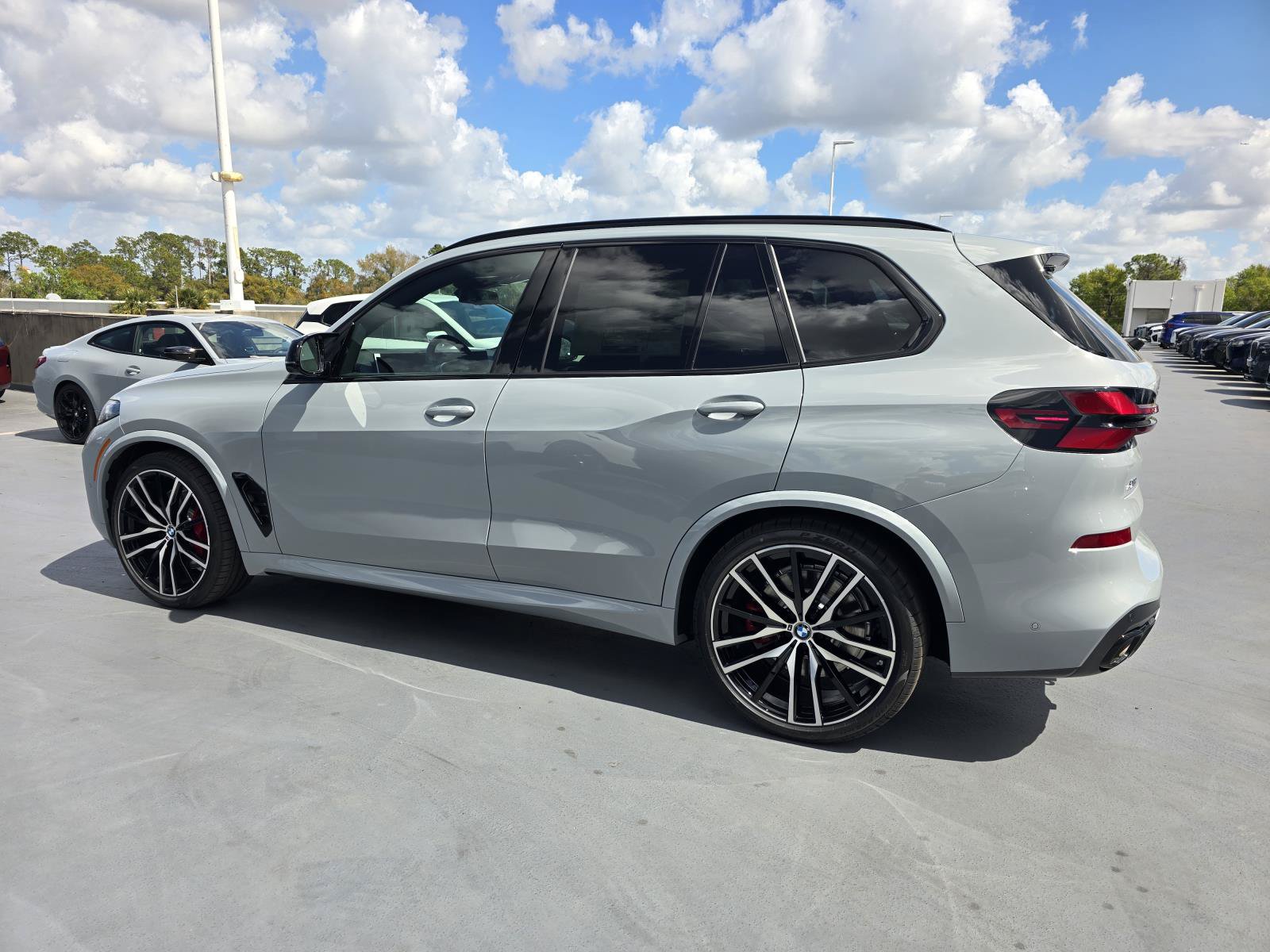 New 2026 BMW X5 M60i AWD/4WD image 4