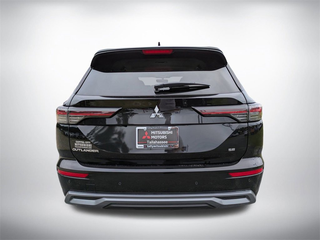 New 2025 Mitsubishi Outlander SE image 5