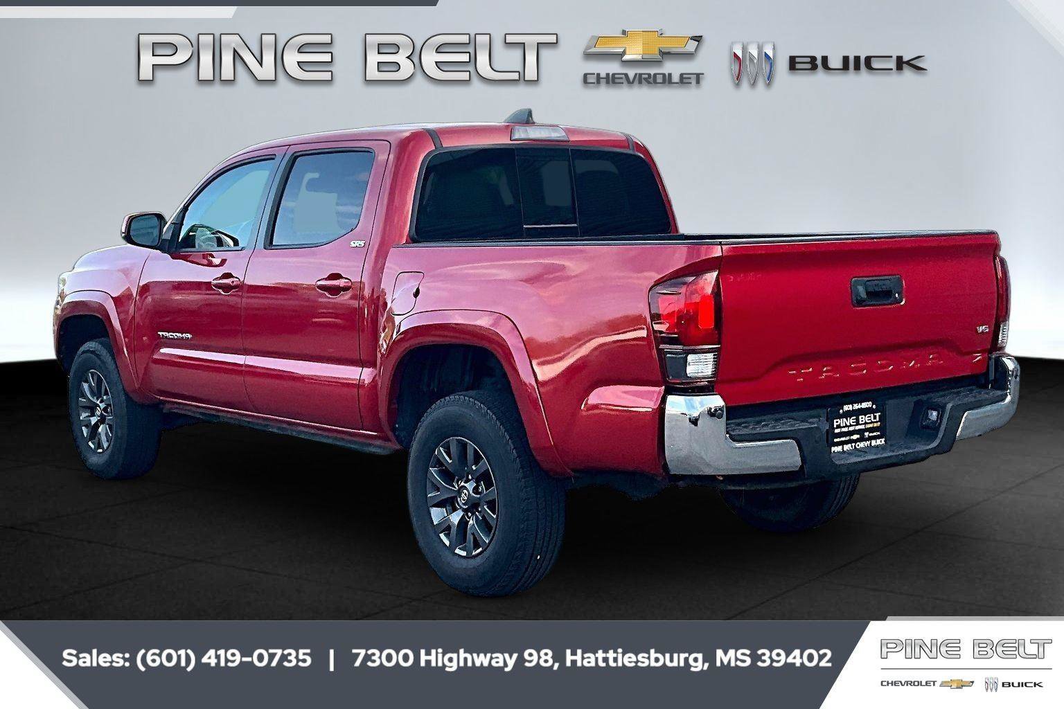 Used 2022 Toyota Tacoma SR5 RWD image 2