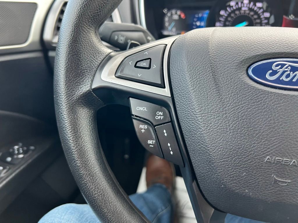 Used 2020 Ford Fusion SE AWD/4WD image 27
