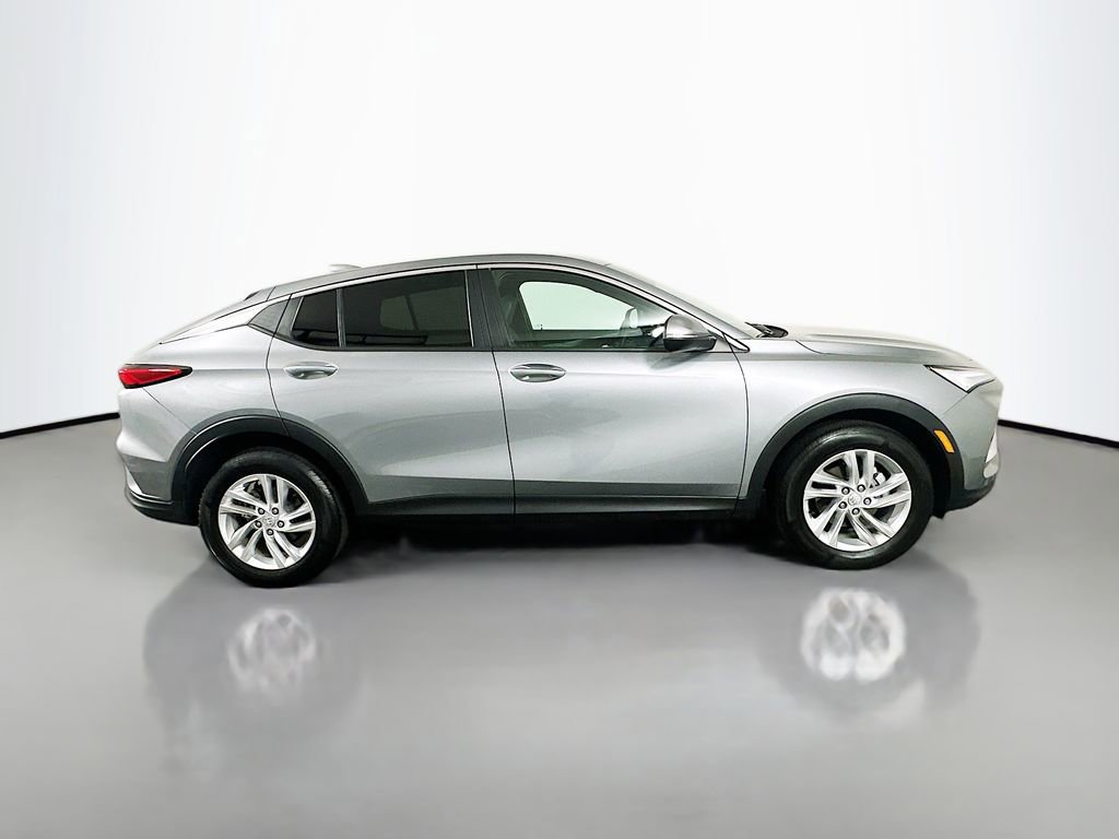 Used 2024 Buick Envista Preferred w/ Advanced Safety Package FWD image 4