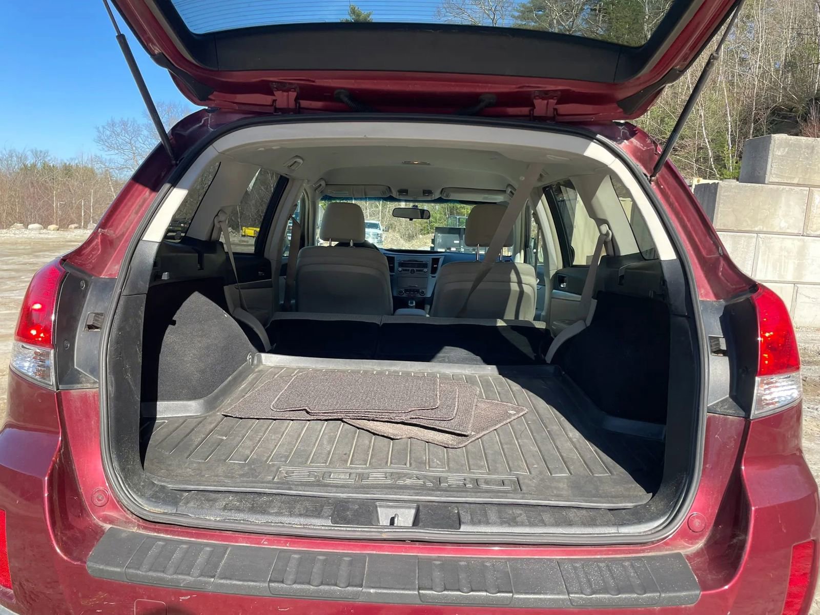 Used 2011 Subaru Outback 2.5i Premium w/ All-Weather Pkg image 23