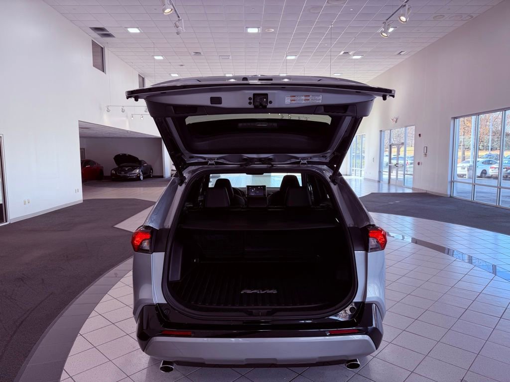 Used 2022 Toyota RAV4 XSE image 15