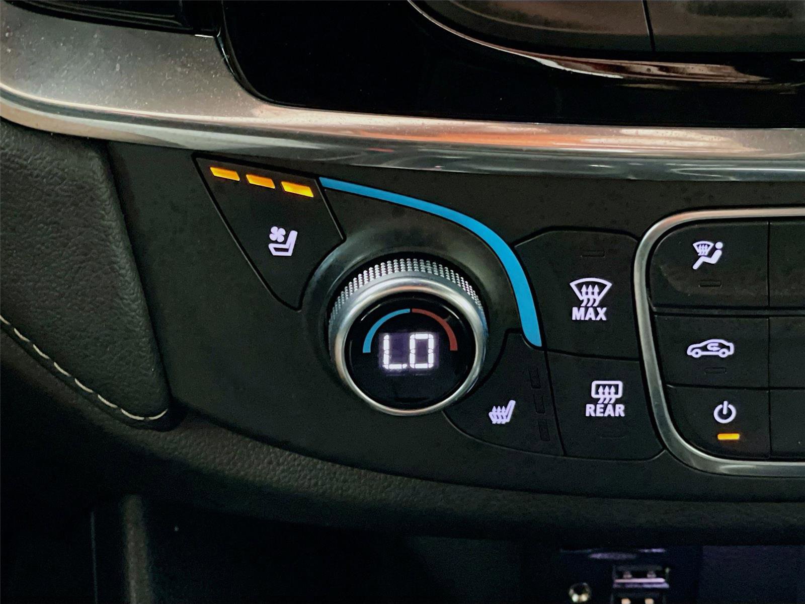 Used 2023 Chevrolet Traverse Premier w/ Redline Edition AWD/4WD image 24