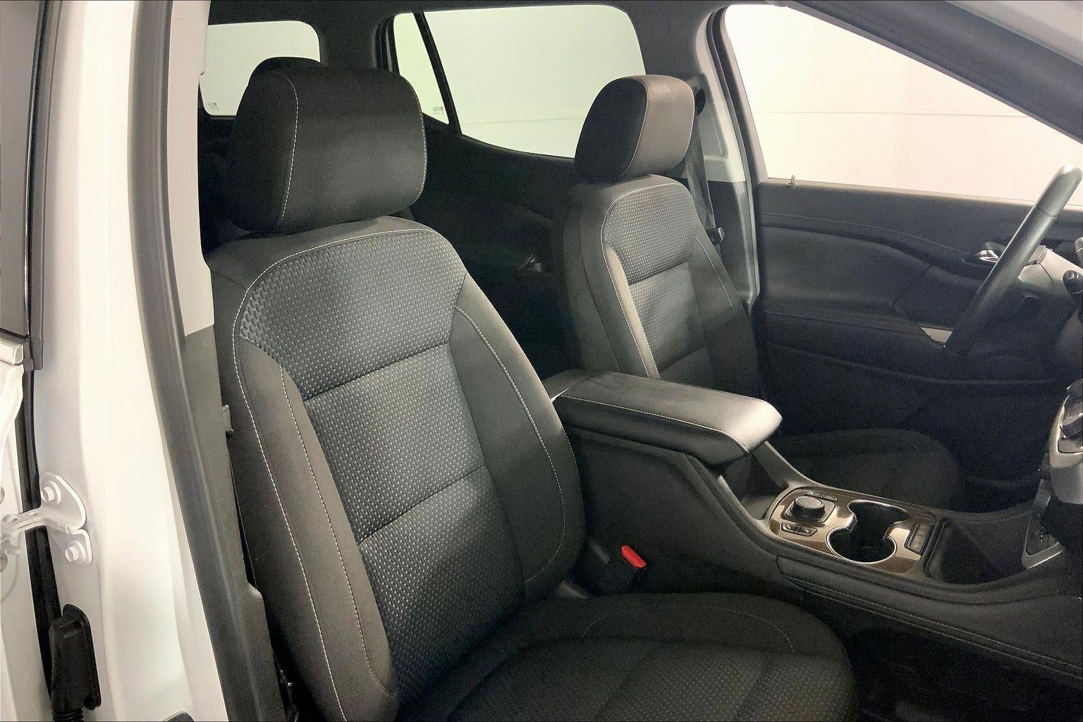 Used 2023 GMC Acadia SLE w/ Driver Convenience Package image 7