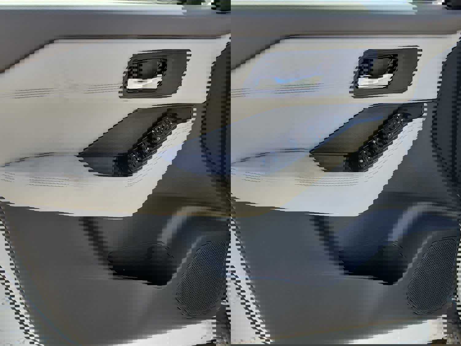 New 2026 Nissan Rogue SV image 9