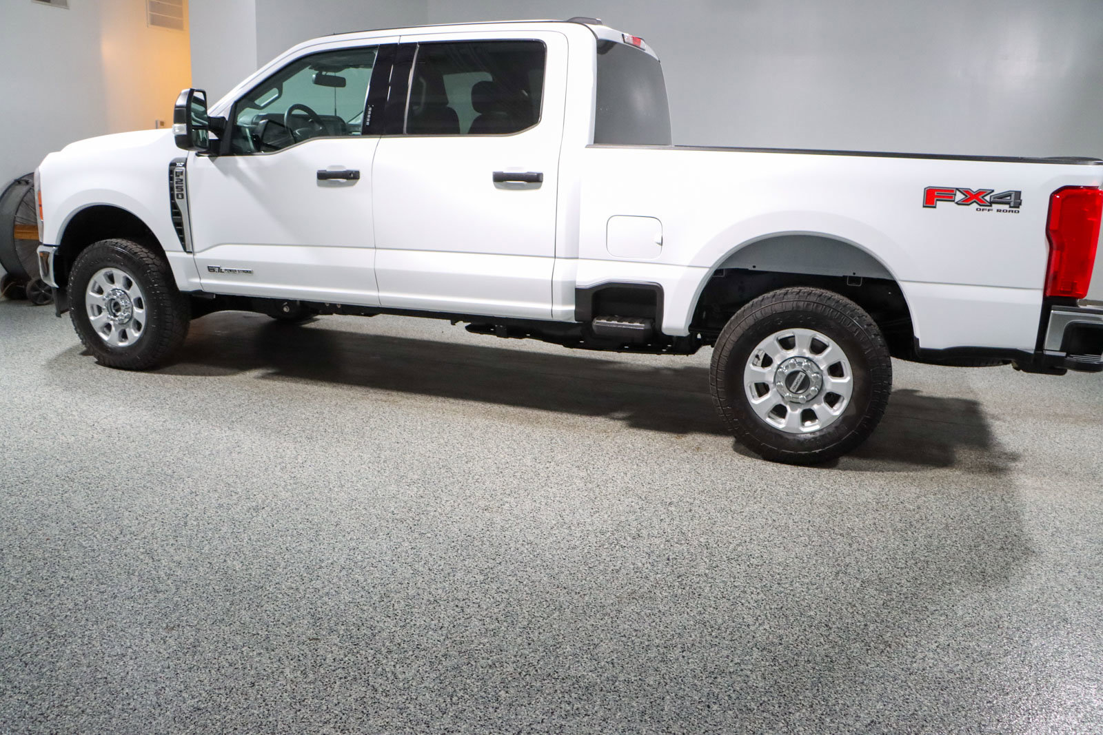 Used 2023 Ford F250 XLT w/ FX4 Off-Road Package image 10