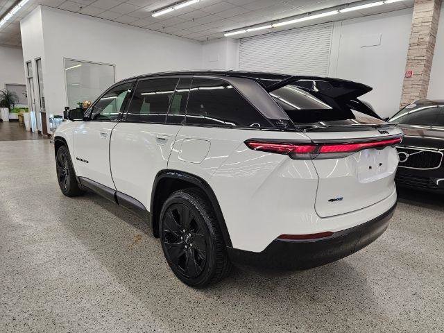 Used 2024 Jeep Wagoneer Launch Edition image 6