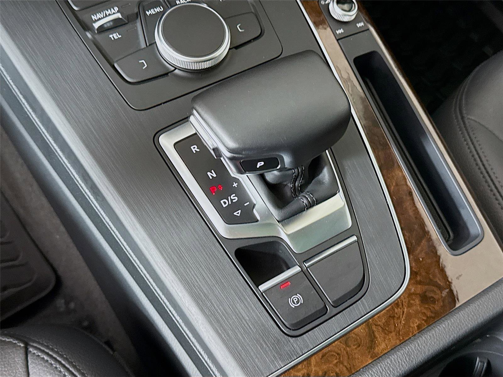 Used 2020 Audi Q5 2.0T Premium w/ Convenience Package image 15