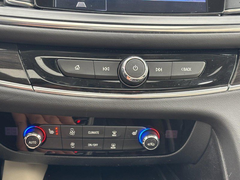 Used 2023 Buick Enclave Essence w/ Experience Buick Package image 23