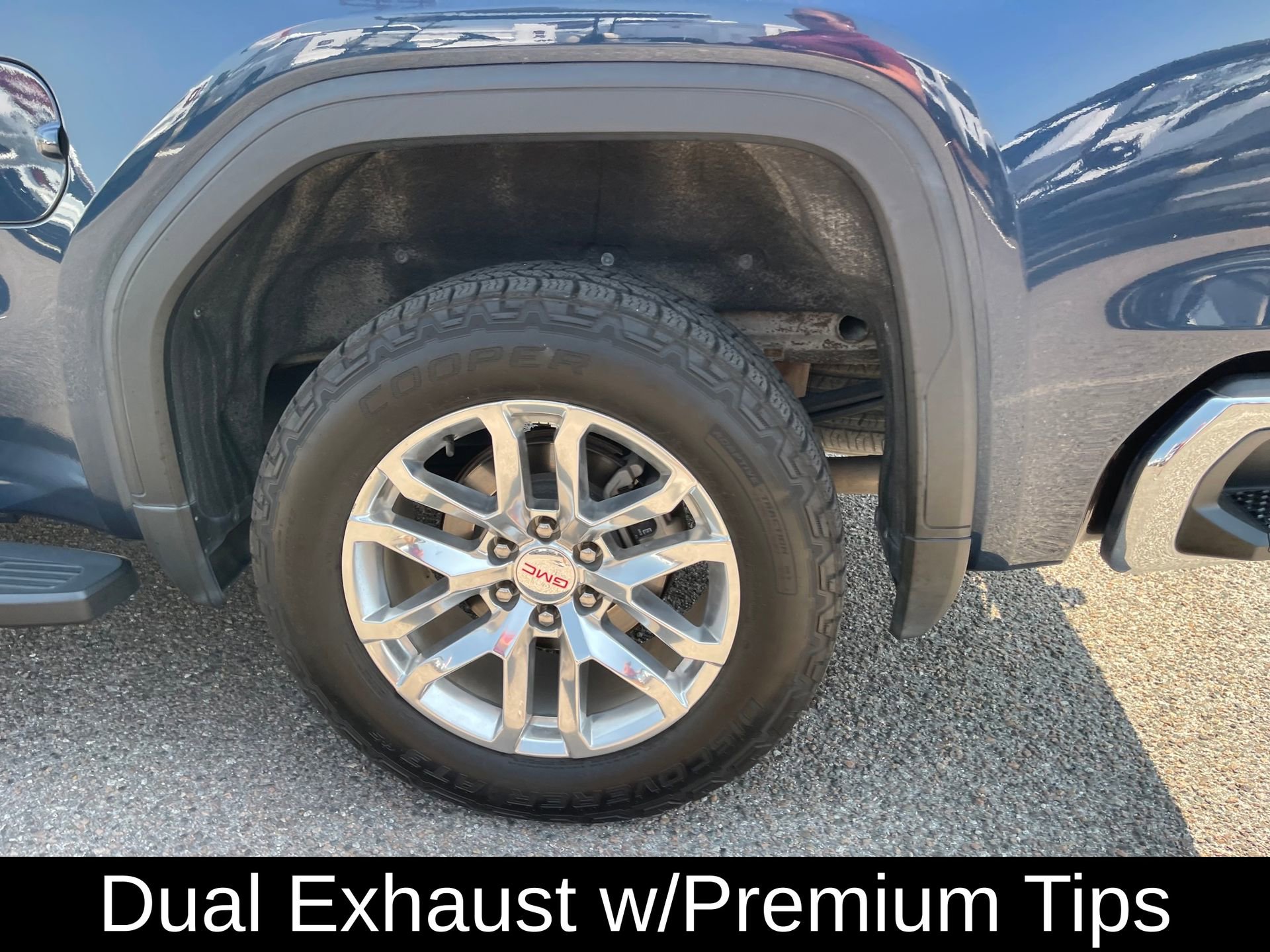 Used 2019 GMC Sierra 1500 SLT w/ SLT Premium Package AWD/4WD image 9