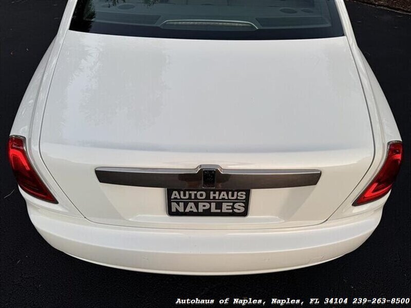 Used 2010 Rolls-Royce Ghost RWD image 21