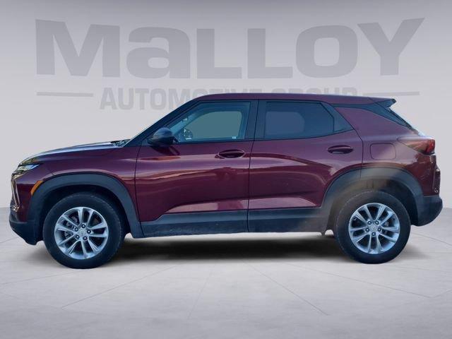 Certified 2025 Chevrolet TrailBlazer LS w/ LPO, Blackout Package AWD/4WD image 2