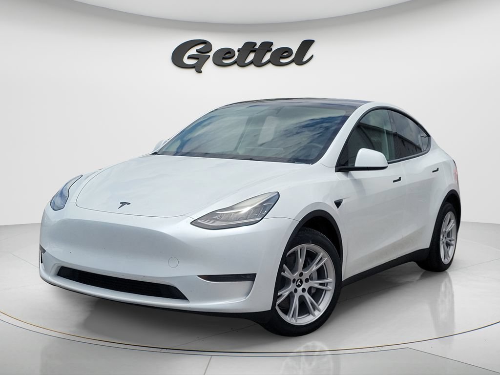 Used 2023 Tesla Model Y Long Range AWD/4WD image 2