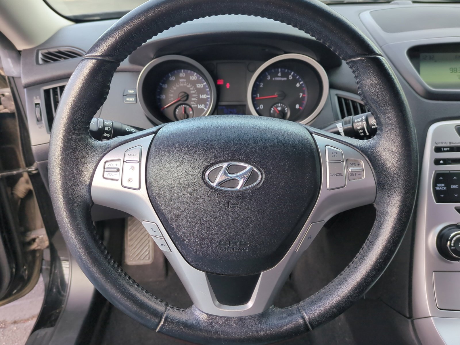 Used 2010 Hyundai Genesis 2.0T image 9