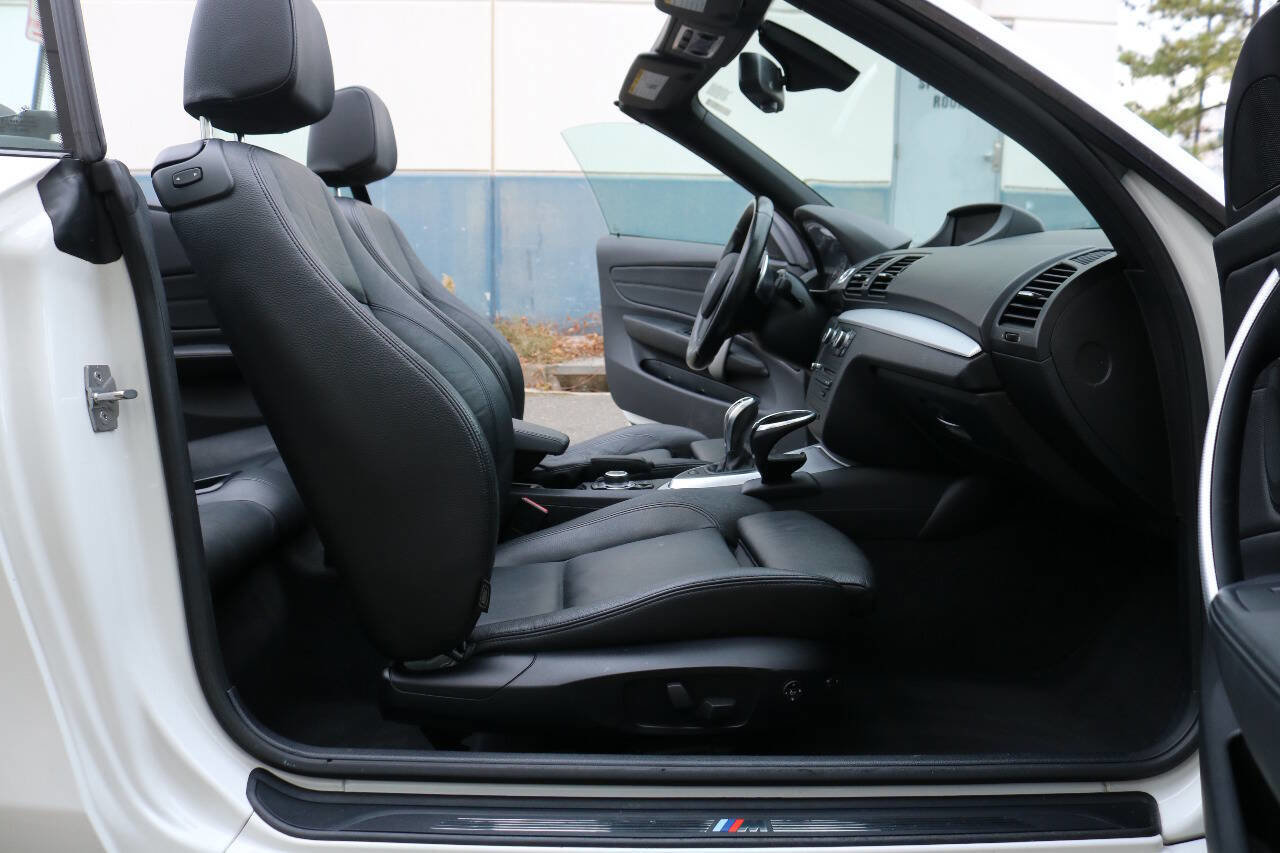 Used 2013 BMW 135i Convertible image 22