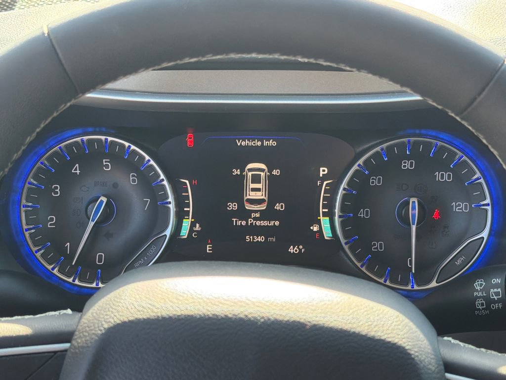 Used 2024 Chrysler Pacifica Touring-L FWD image 25