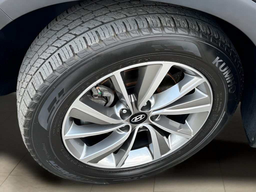 Used 2020 Hyundai Santa Fe SEL w/ Convenience + Premium Package FWD image 6