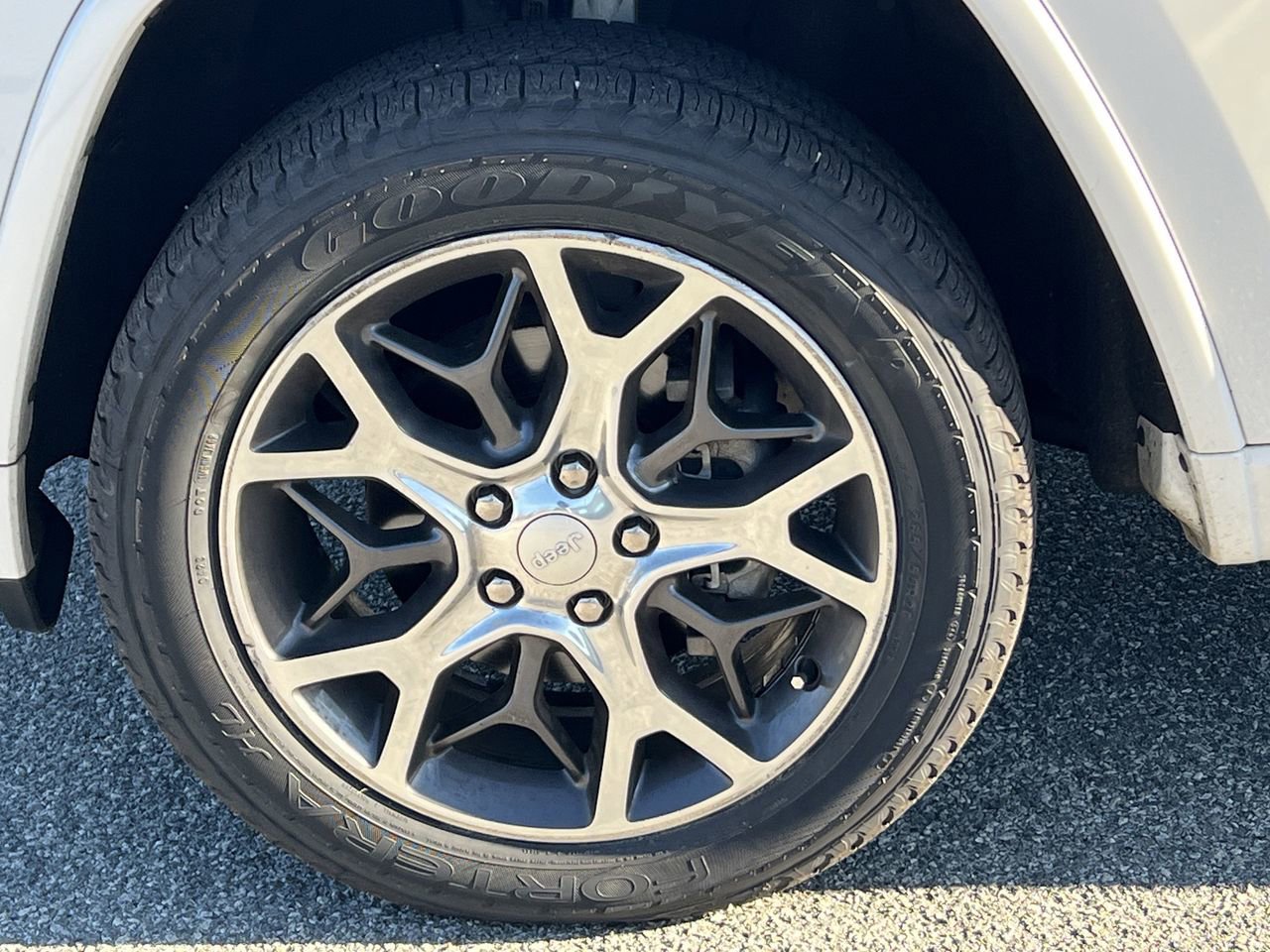 Used 2020 Jeep Grand Cherokee Overland image 48