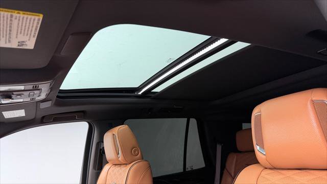 Used 2022 Cadillac Escalade Premium Luxury RWD image 34