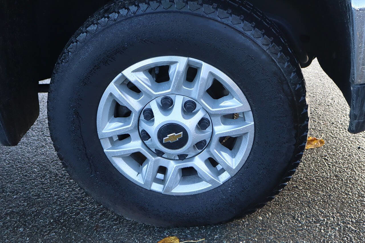 Used 2023 Chevrolet Silverado 2500 LT image 29