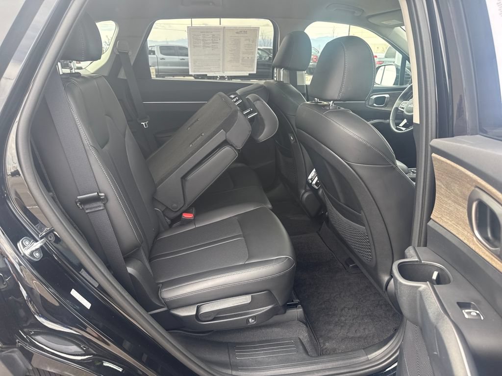 Used 2023 Kia Sorento S AWD/4WD image 30