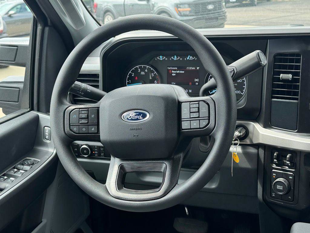 New 2026 Ford F250 XL w/ STX Appearance Package AWD/4WD image 23