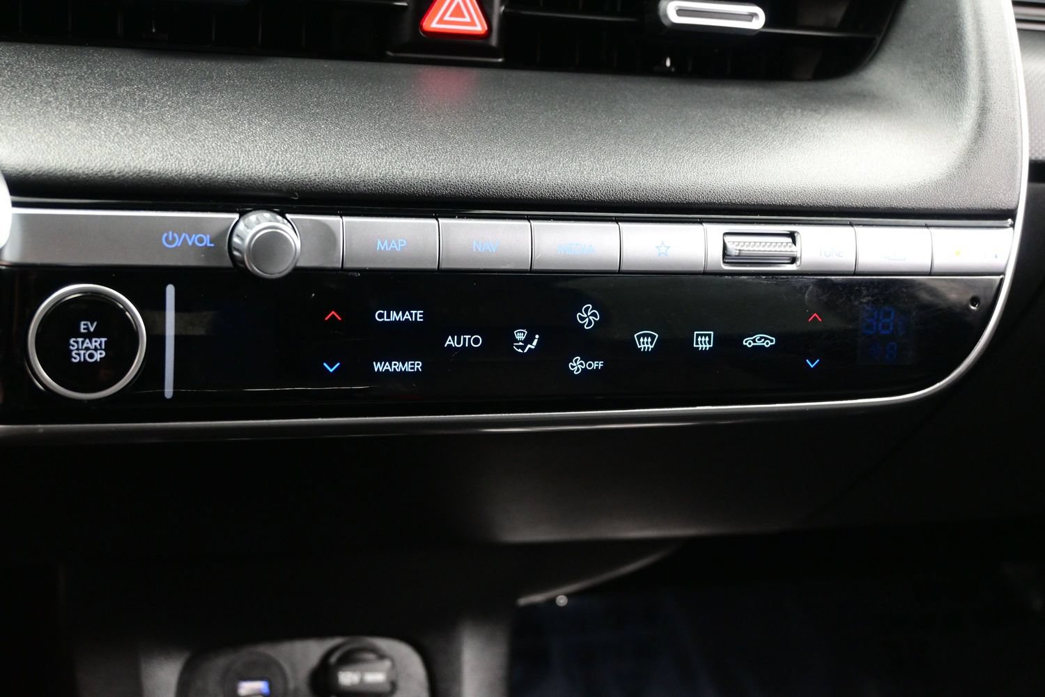 Certified 2024 Hyundai Ioniq 5 Limited AWD/4WD image 21