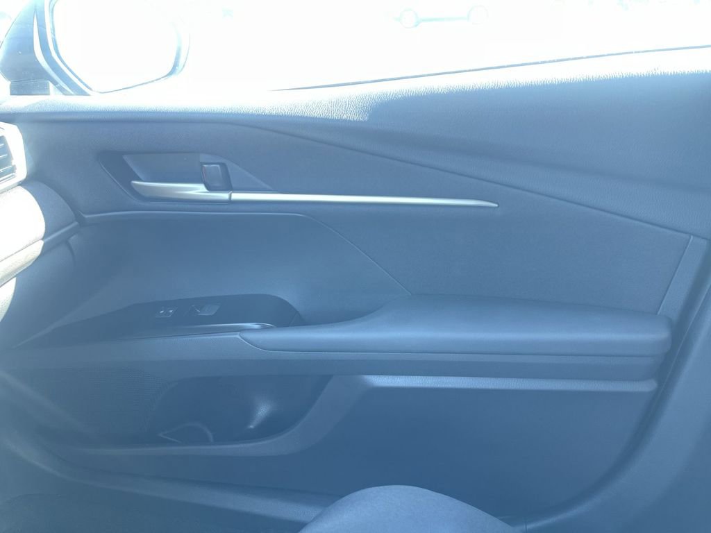 Used 2025 Toyota Camry LE w/ Convenience Package image 29