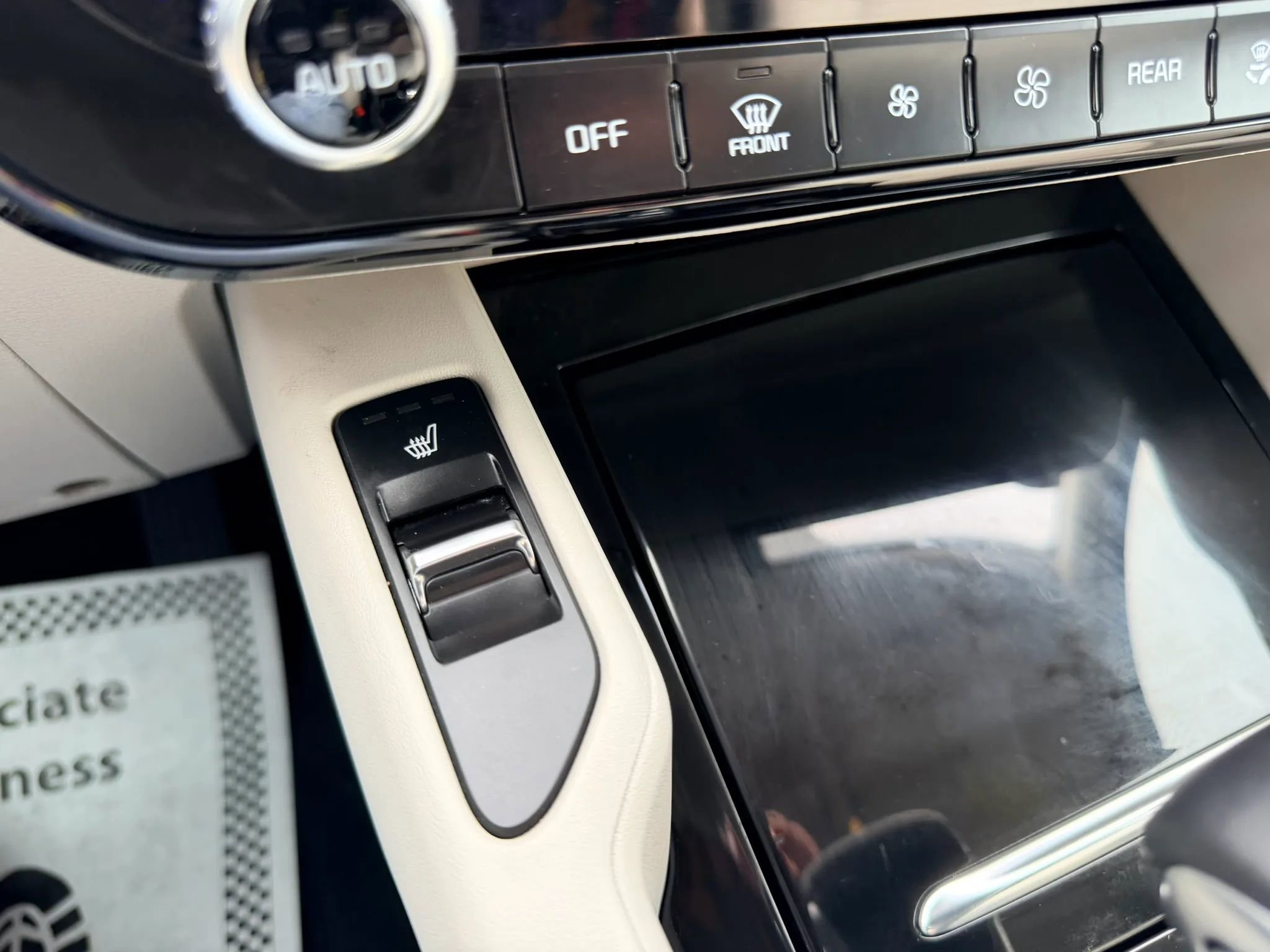 Used 2024 Kia Telluride S image 32