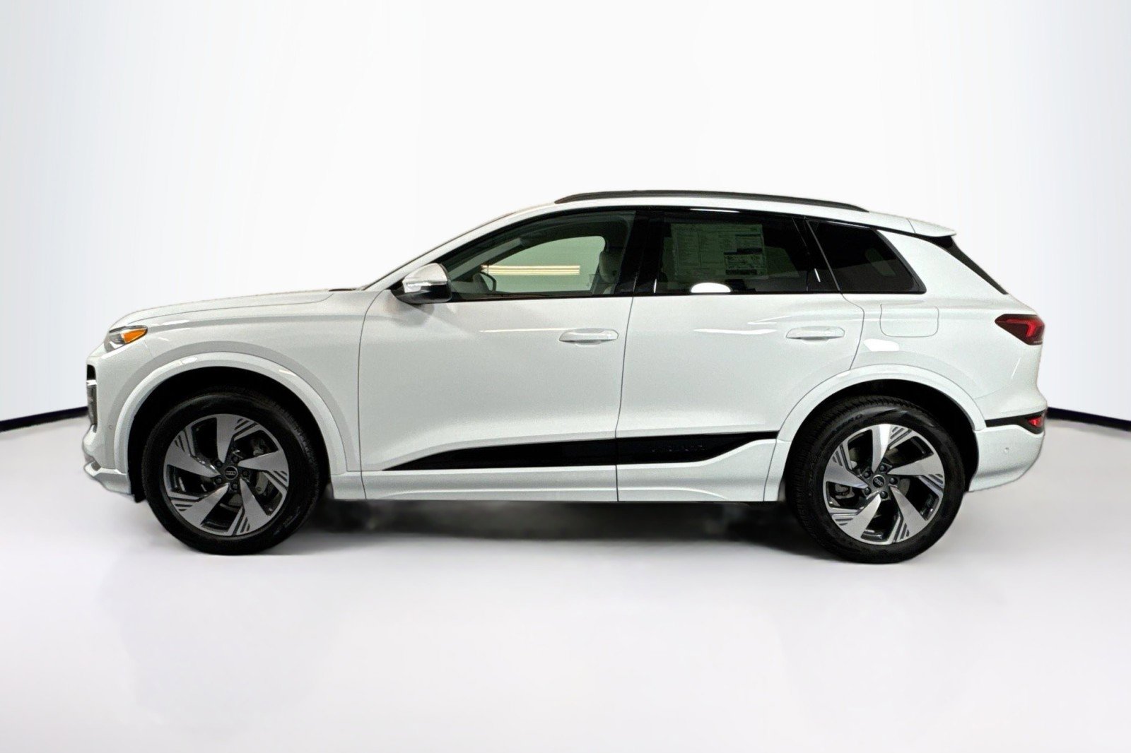 New 2025 Audi Q6 e-tron Premium image 8