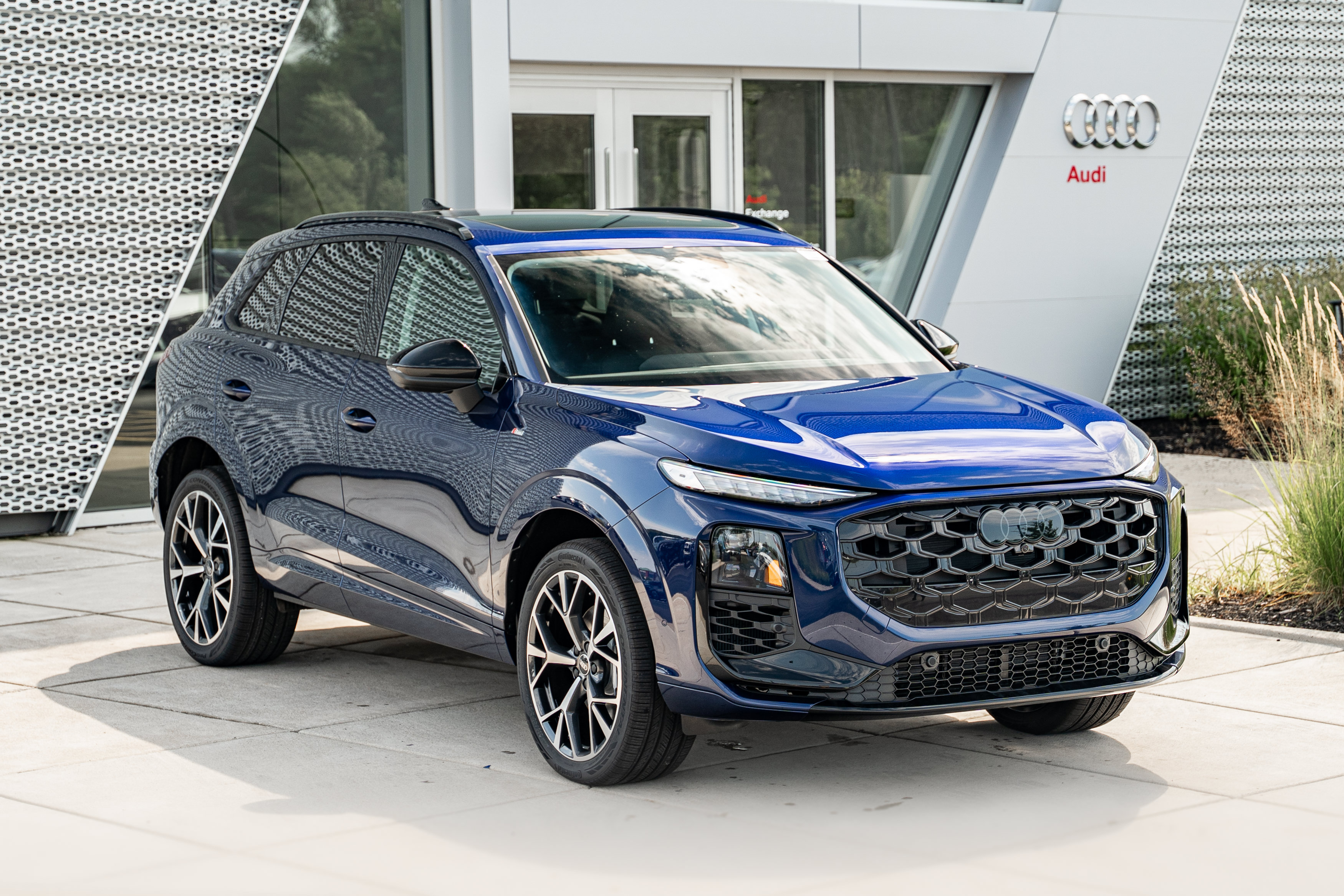 New 2026 Audi Q3 quattro 2.0T AWD/4WD image 2