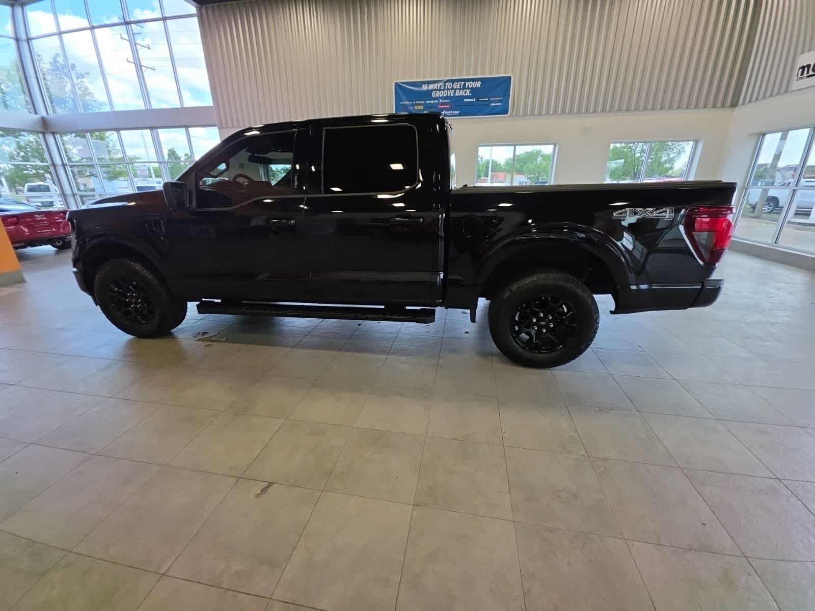 Used 2024 Ford F150 XLT w/ XLT Black Appearance Package AWD/4WD image 15