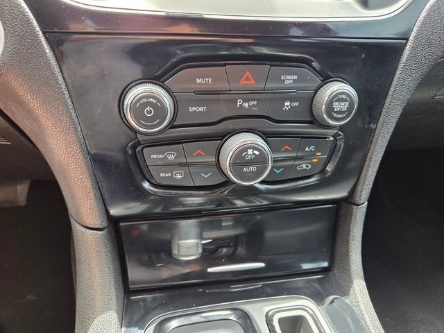 Certified 2022 Chrysler 300 S w/ Comfort Group RWD image 27