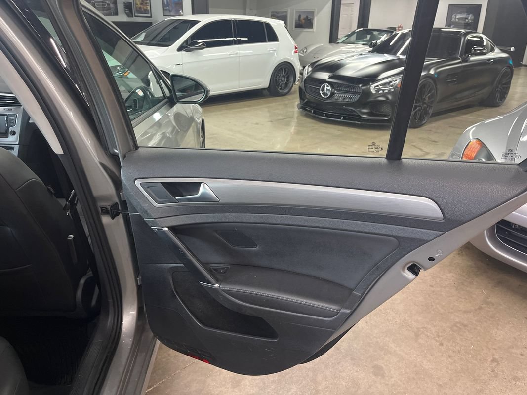 Used 2015 Volkswagen Golf TDI S FWD image 42