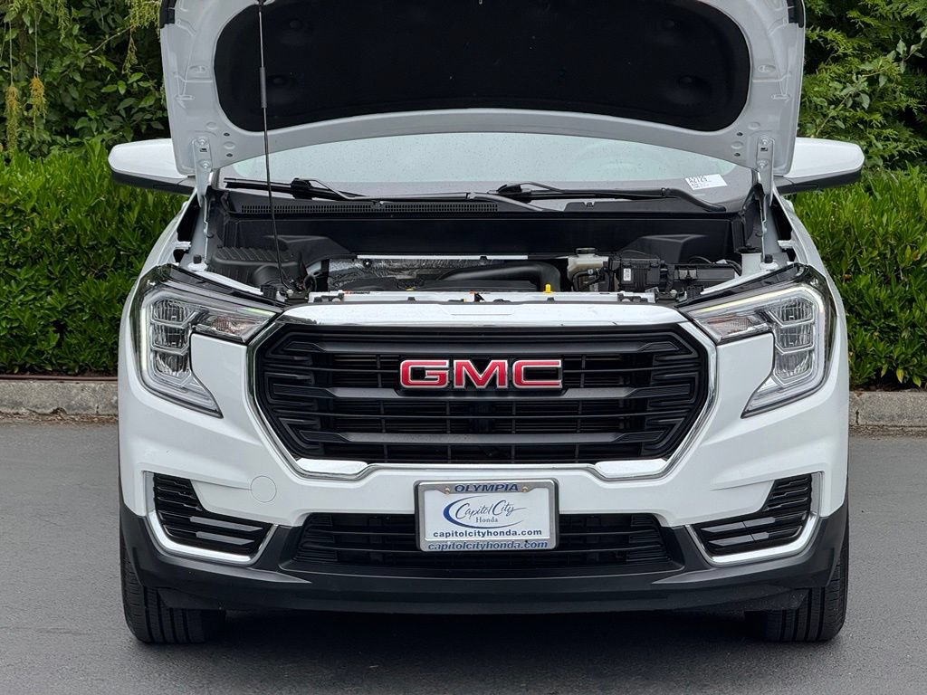 Used 2024 GMC Terrain SLE AWD/4WD image 37