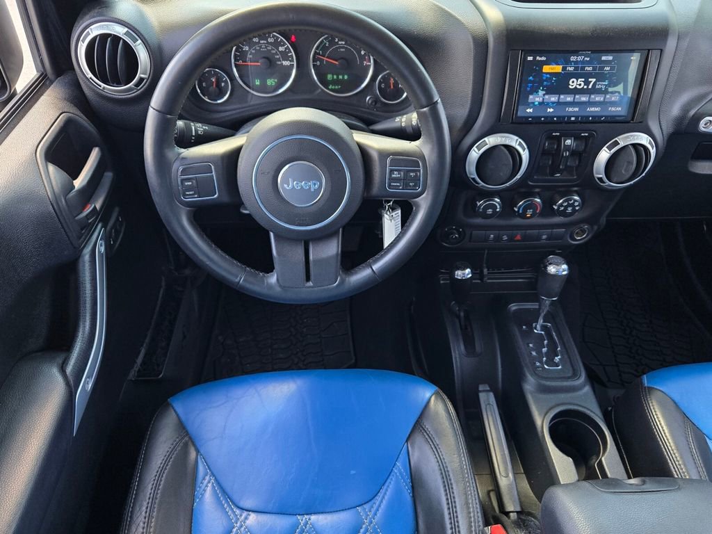 Used 2018 Jeep Wrangler Unlimited Sahara image 13