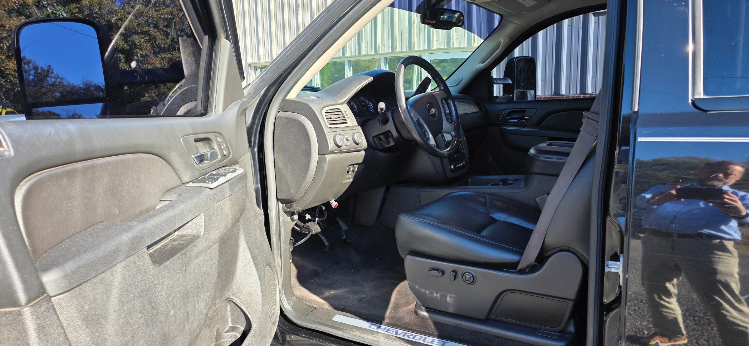 Used 2014 Chevrolet Silverado 2500 LTZ w/ LTZ Plus Package AWD/4WD image 10