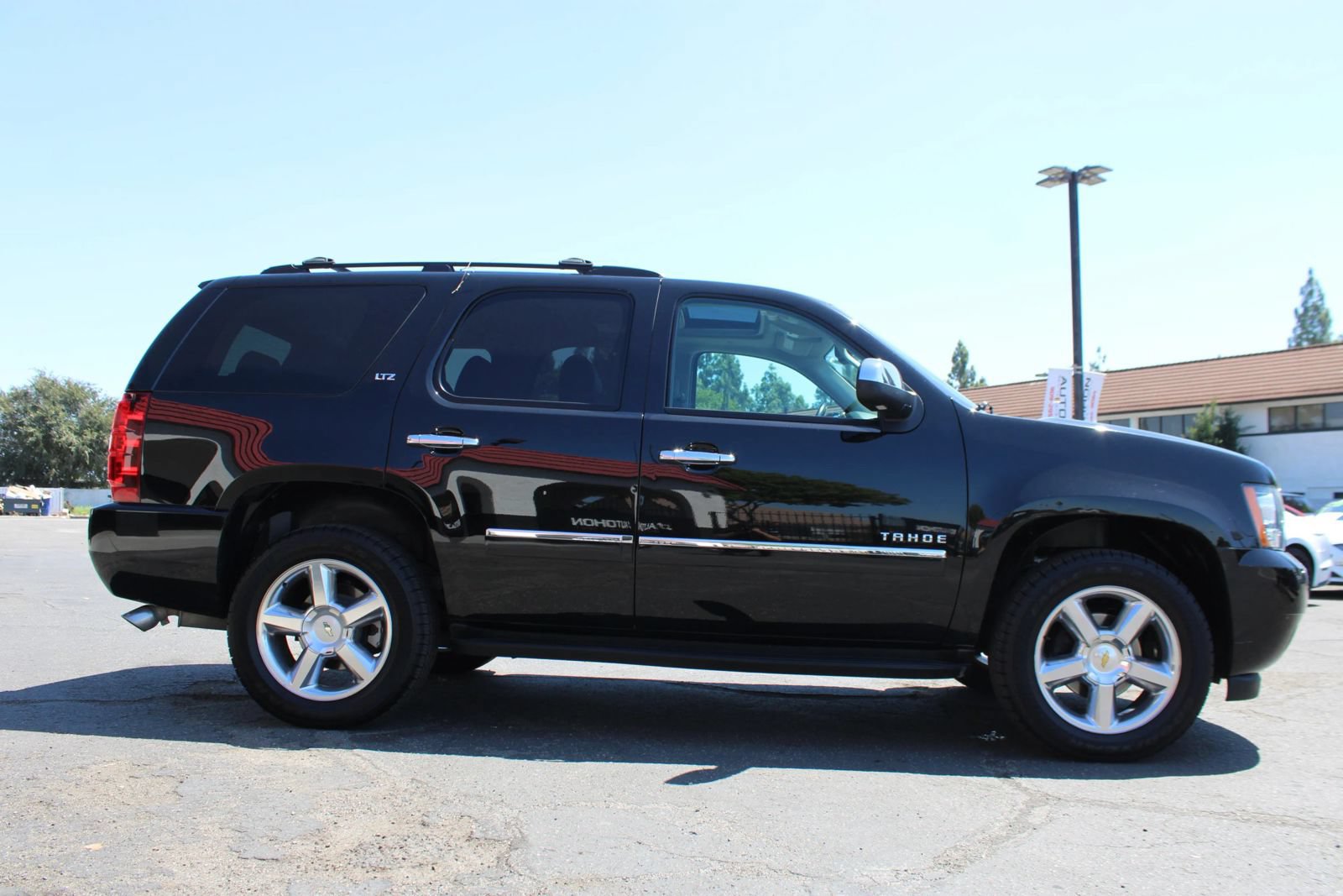 Used 2013 Chevrolet Tahoe LTZ AWD/4WD image 46