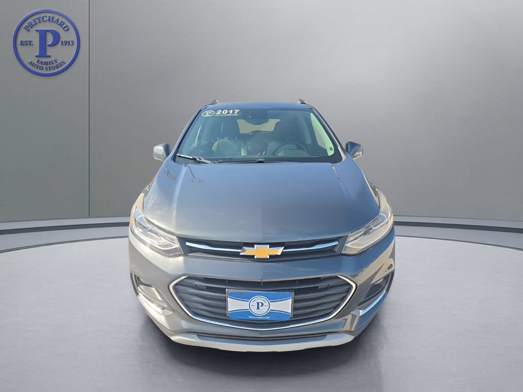 Used 2017 Chevrolet Trax Premier w/ Driver Confidence II Package AWD/4WD image 2