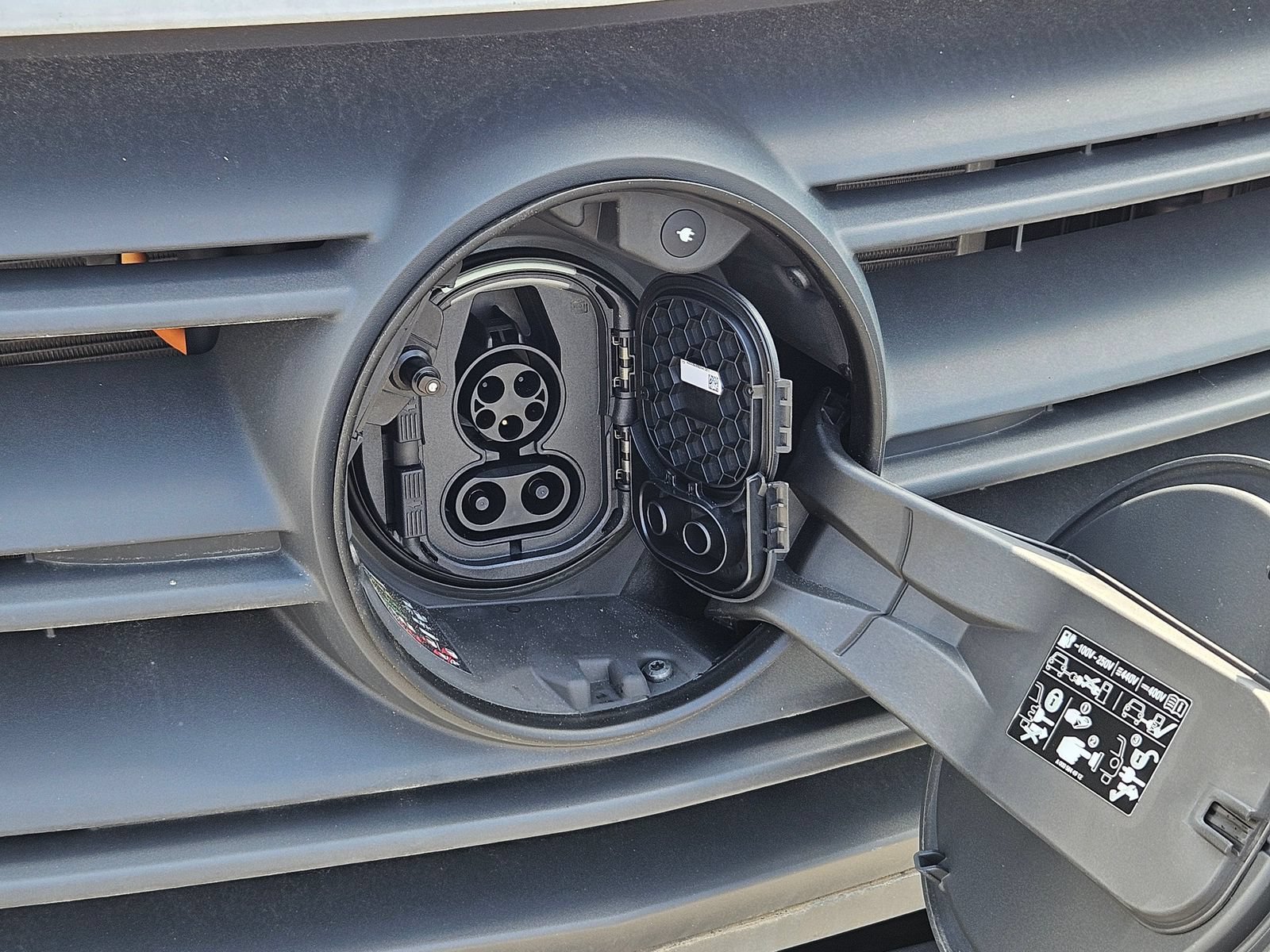 New 2025 Mercedes-Benz eSprinter 170 Cargo image 13