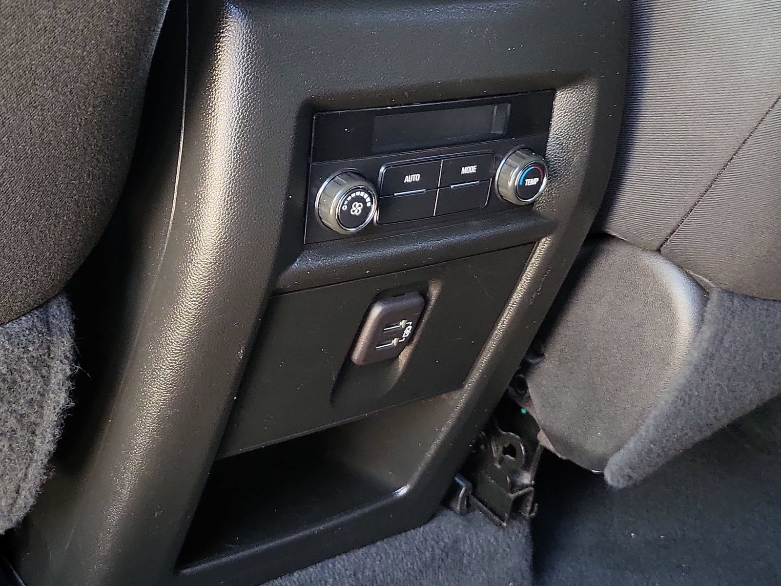Used 2023 Chevrolet Traverse LT FWD image 20