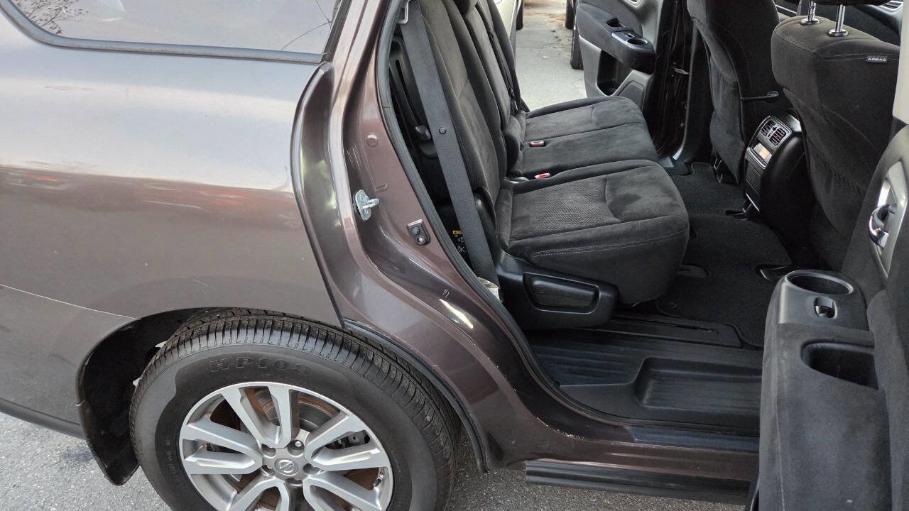 Used 2015 Nissan Pathfinder SV w/ Cargo Package image 39