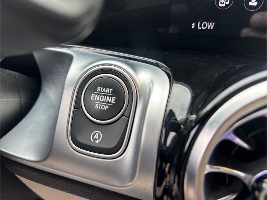 Used 2022 Mercedes-Benz GLB 250 image 28