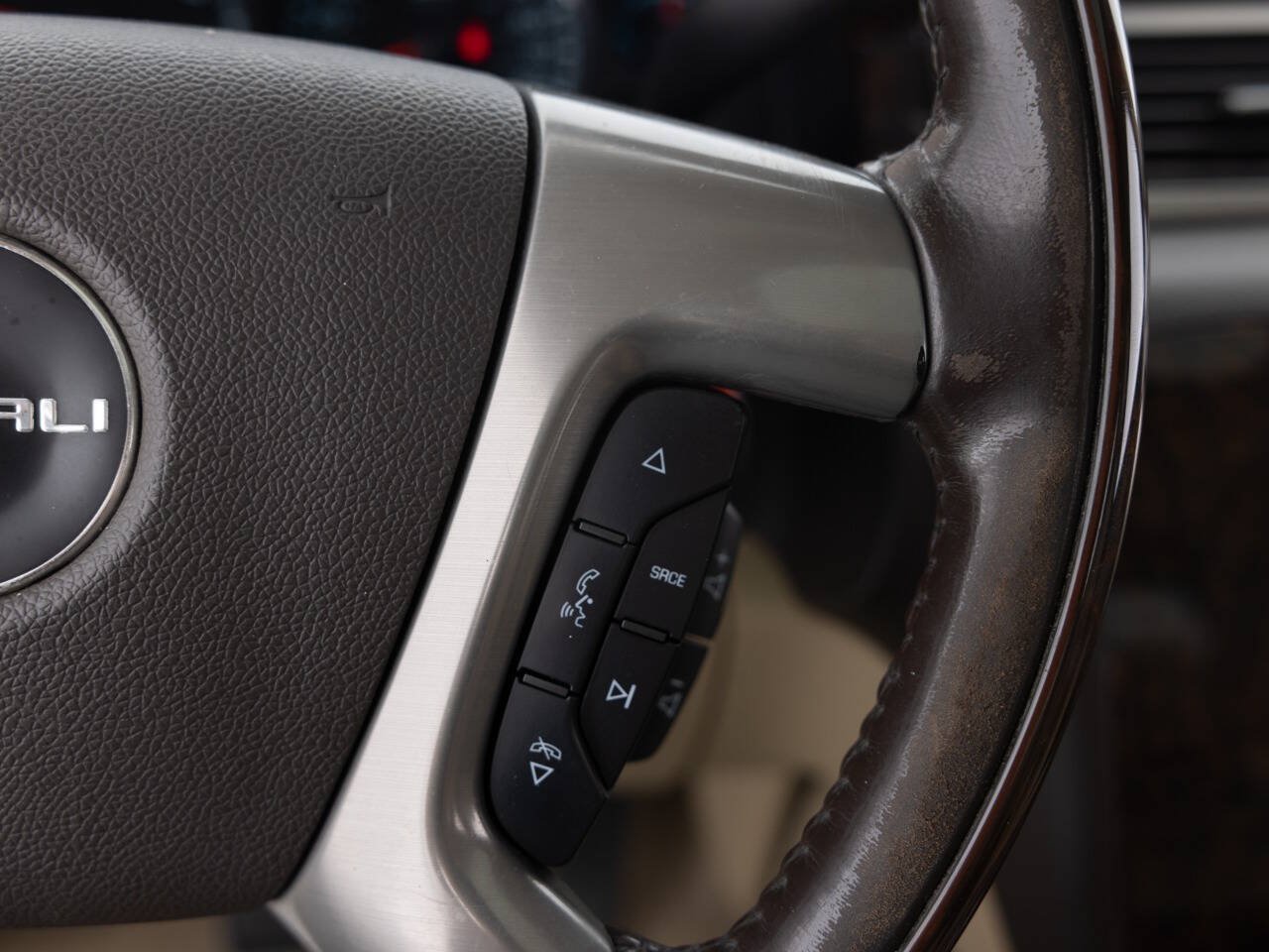 Used 2013 GMC Sierra 2500 Denali w/ Suspension Package, Off-Road AWD/4WD image 42