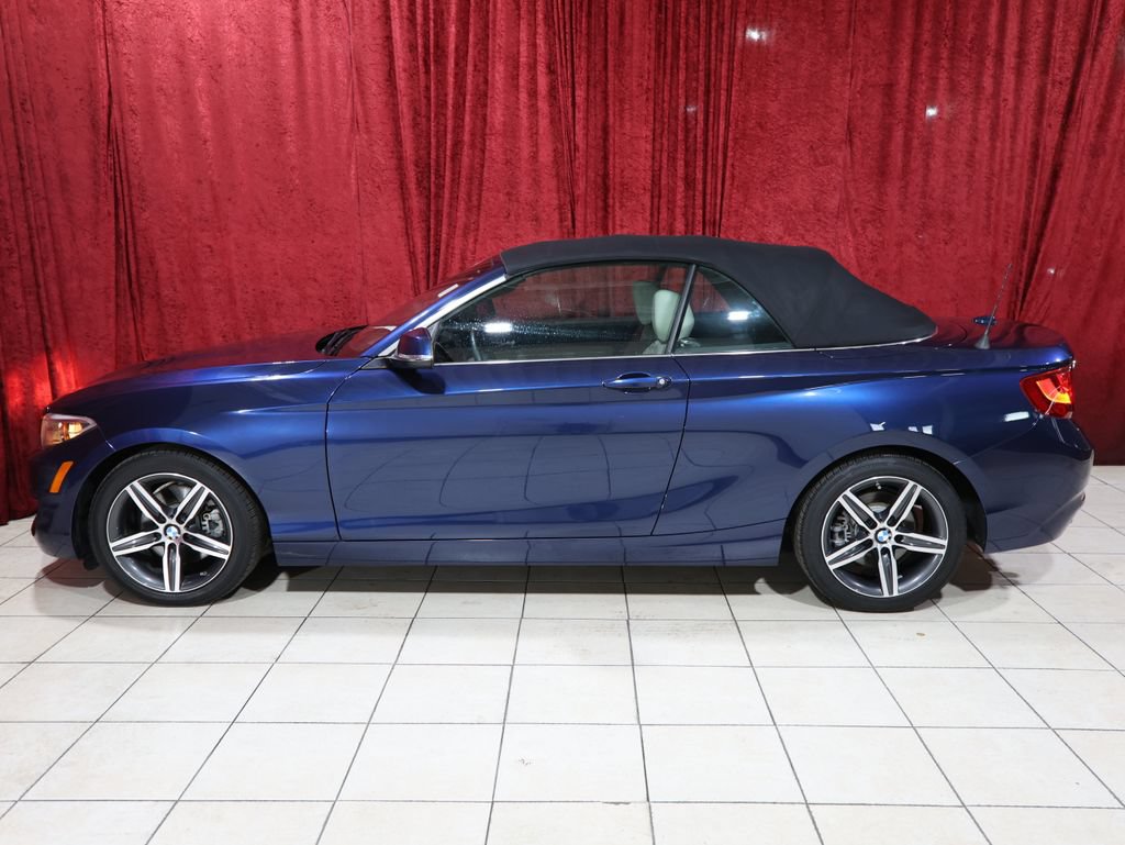 Used 2017 BMW 230i Convertible RWD image 4